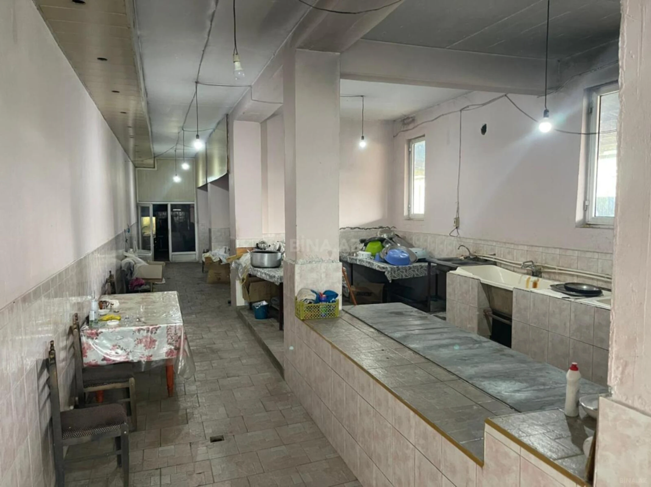 Satılır obyekt 1100 m²