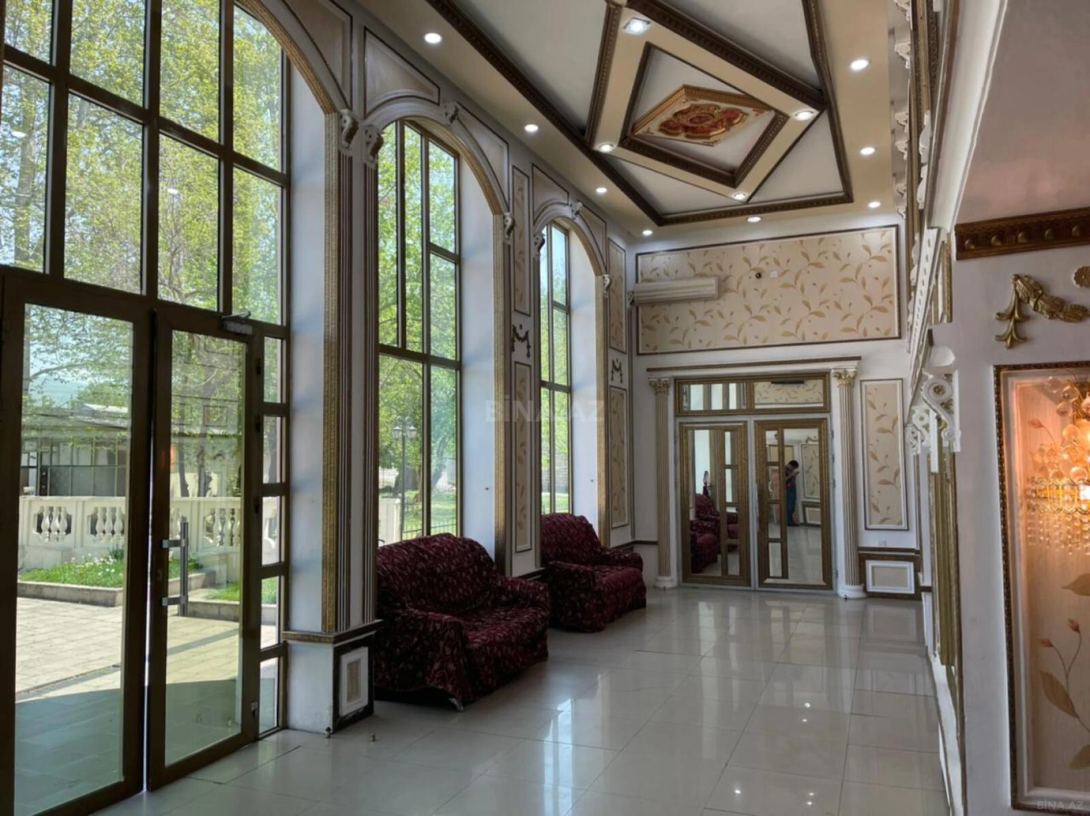 Satılır obyekt 1100 m²