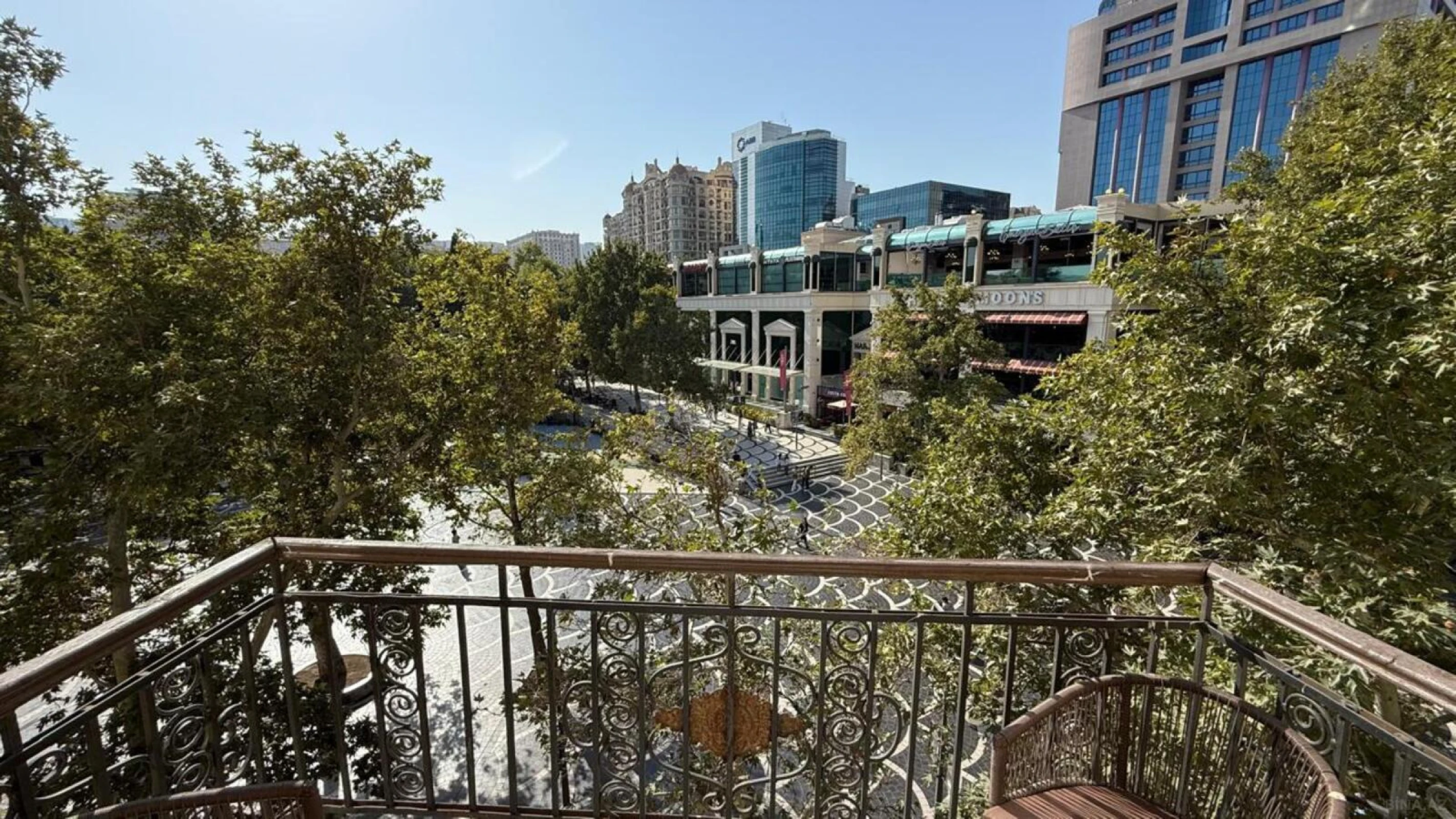 Kirayə verilir 4 otaqlı mənzil 98 m²