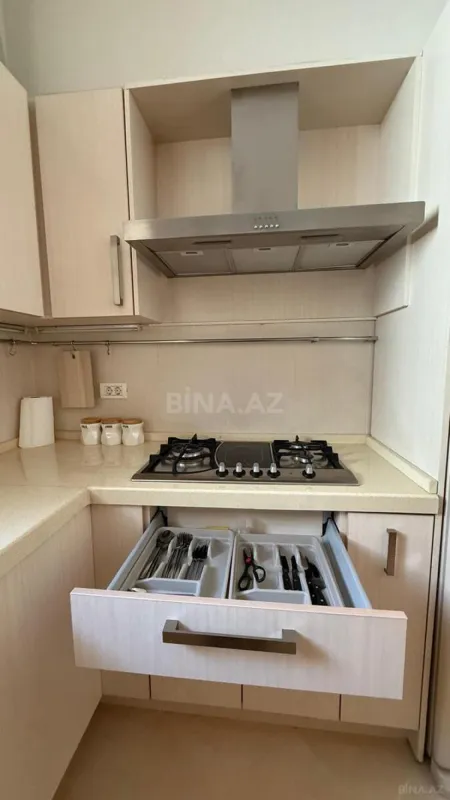 Kirayə verilir 4 otaqlı mənzil 98 m²