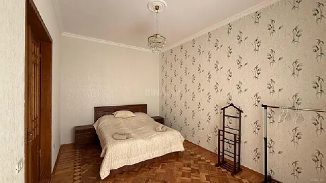 Kirayə verilir 4 otaqlı mənzil 98 m²