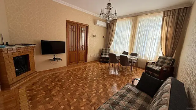 Kirayə verilir 4 otaqlı mənzil 98 m²