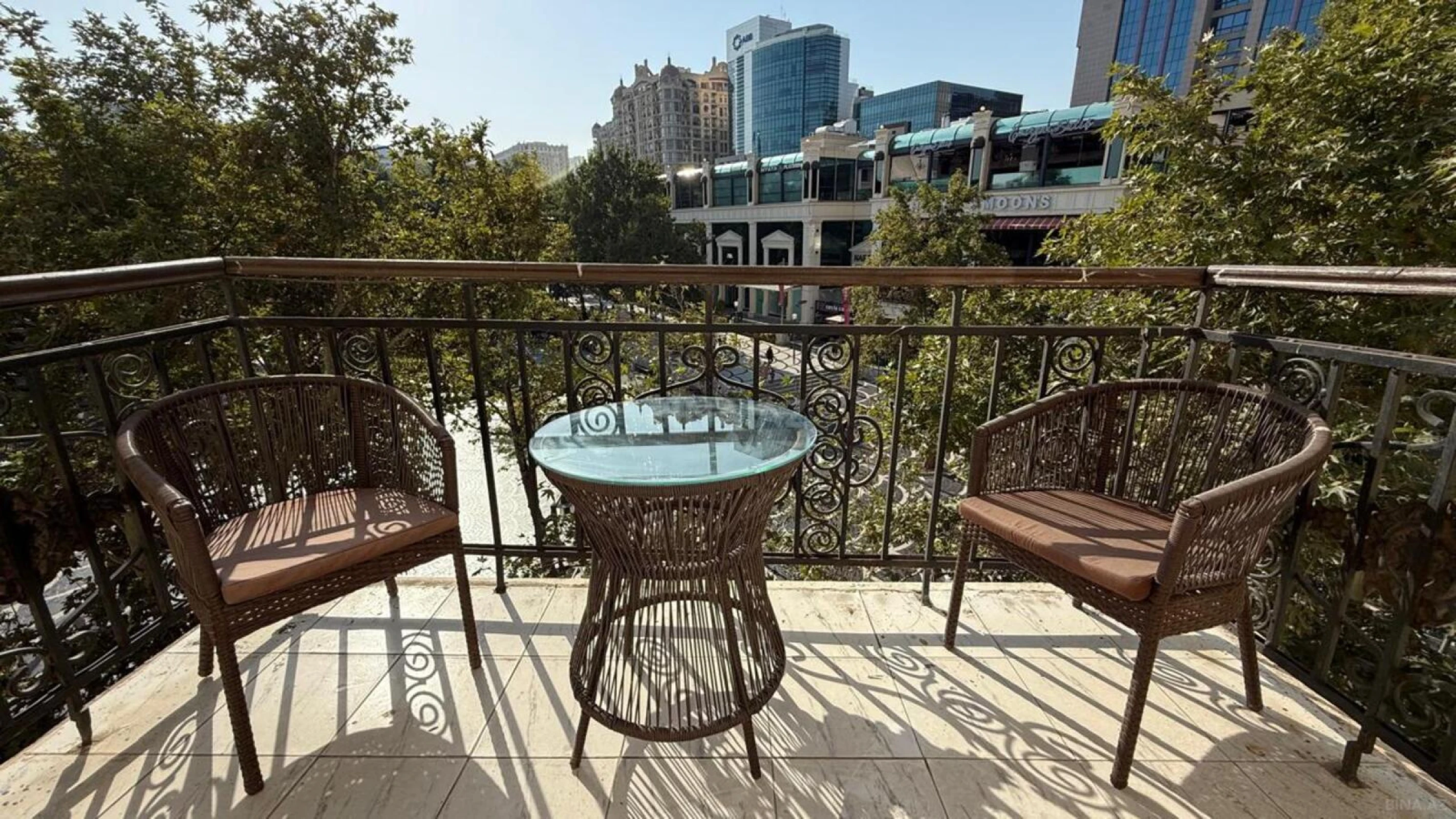 Kirayə verilir 4 otaqlı mənzil 98 m²