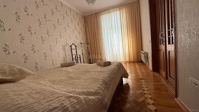 Kirayə verilir 4 otaqlı mənzil 98 m²