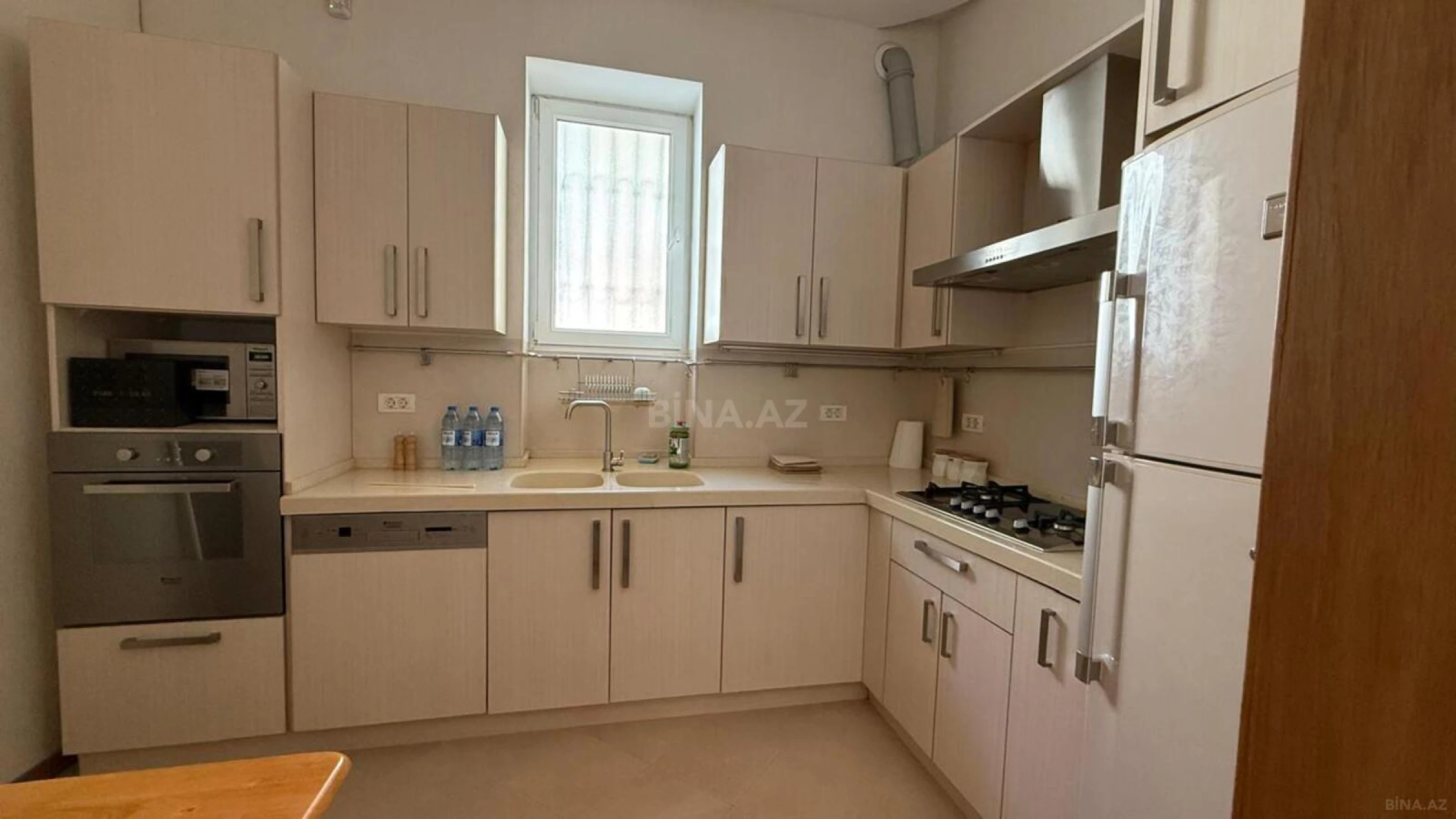 Kirayə verilir 4 otaqlı mənzil 98 m²