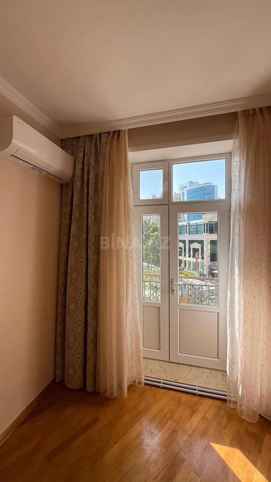 Kirayə verilir 4 otaqlı mənzil 98 m²