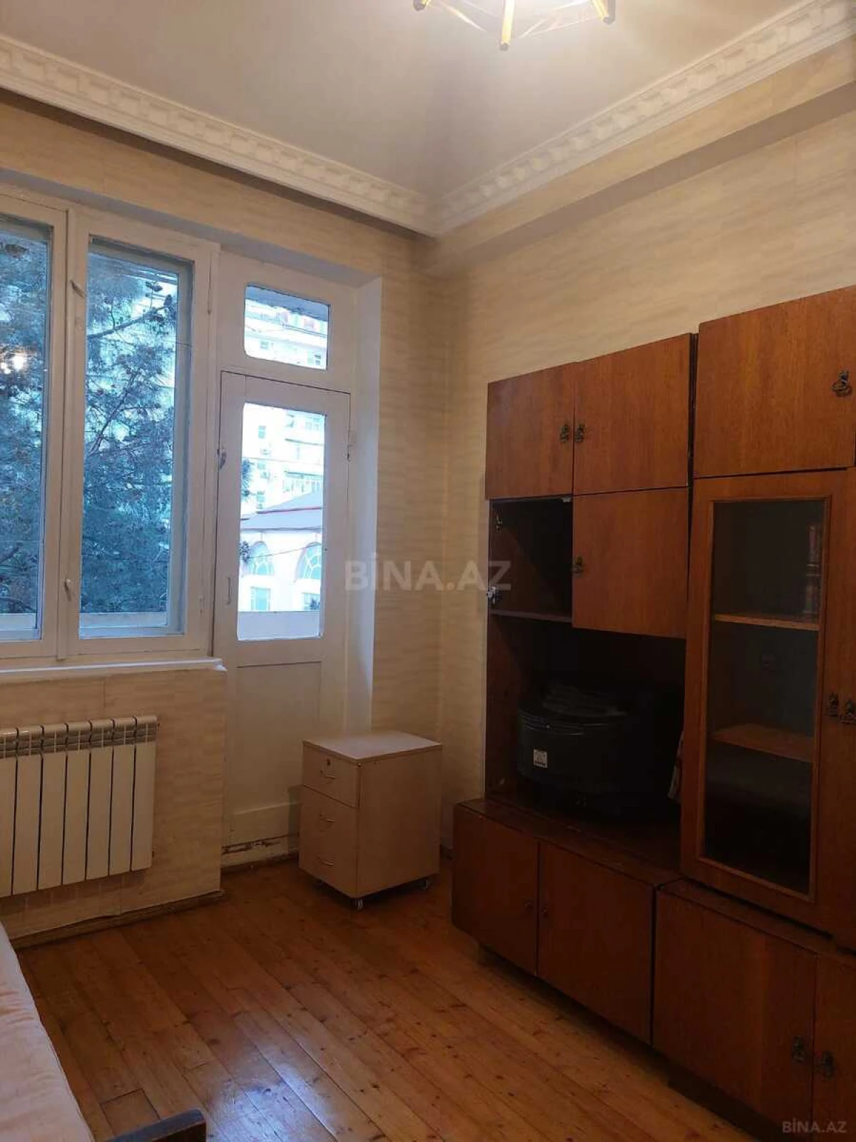 Satılır 4 otaqlı mənzil 180 m²
