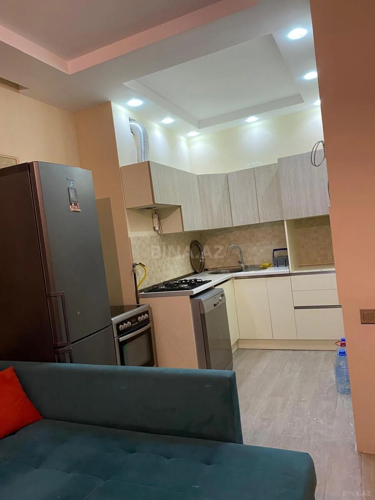 Kirayə verilir 2 otaqlı mənzil 60 m²