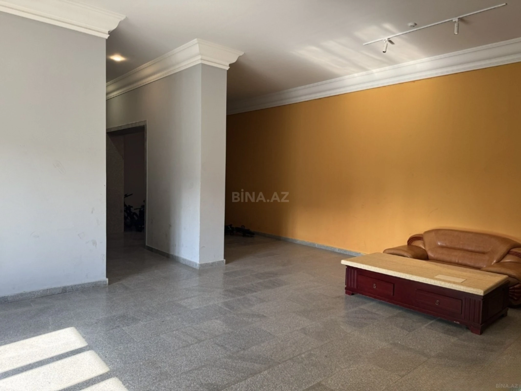 Satılır 3 otaqlı mənzil 118.7 m²