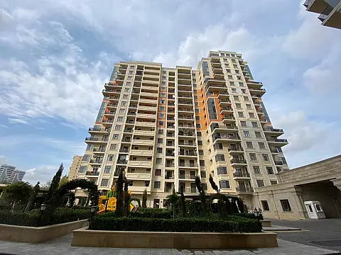 Satılır 3 otaqlı mənzil 118.7 m²