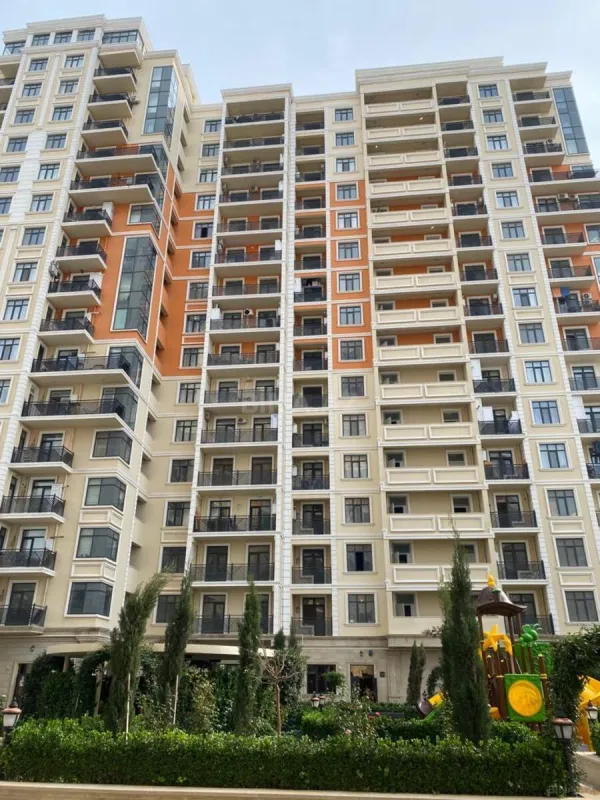 Satılır 3 otaqlı mənzil 118.7 m²