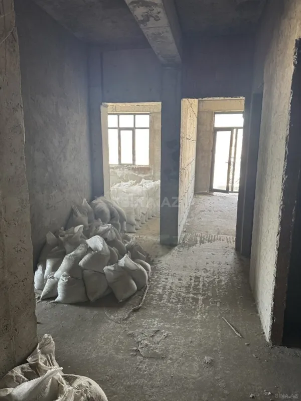 Satılır 3 otaqlı mənzil 118.7 m²