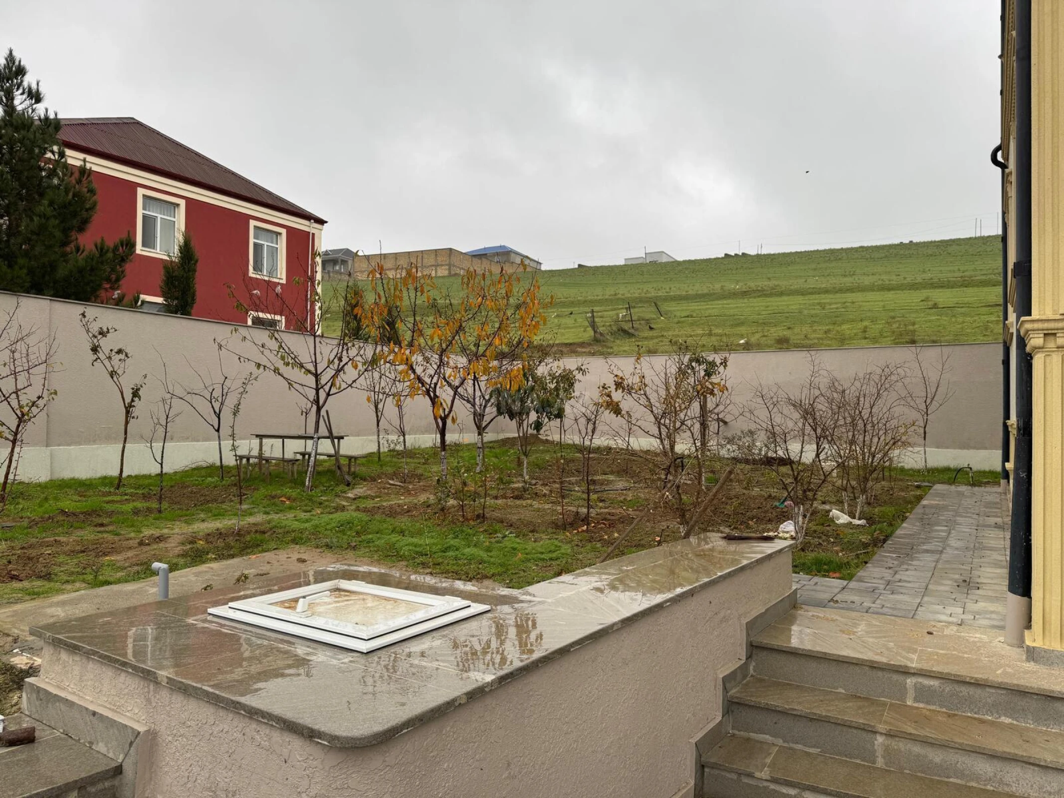 Satılır 7 otaqlı həyət evi 350 m²