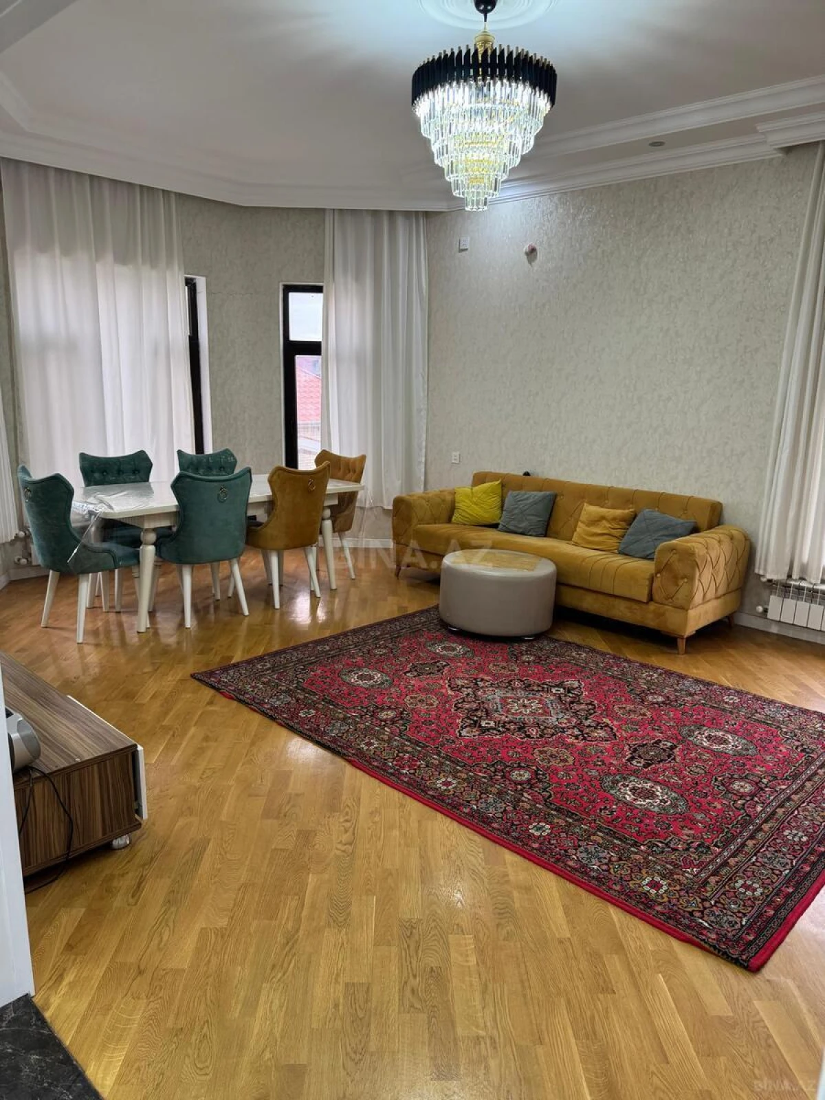 Satılır 7 otaqlı həyət evi 350 m²