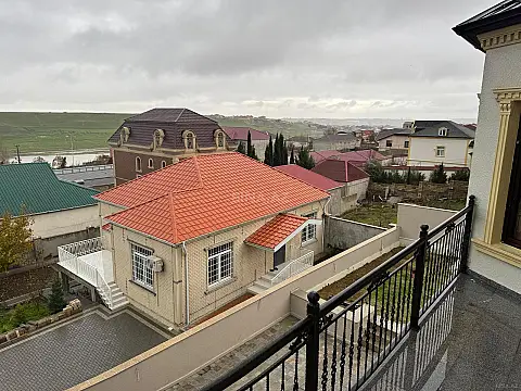 Satılır 7 otaqlı həyət evi 350 m²