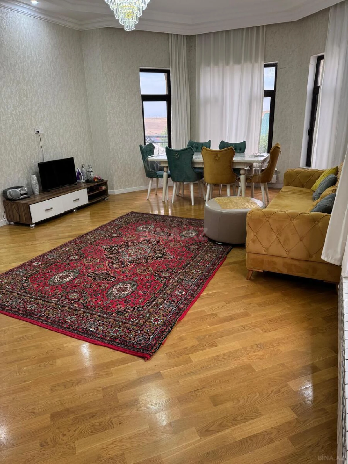 Satılır 7 otaqlı həyət evi 350 m²