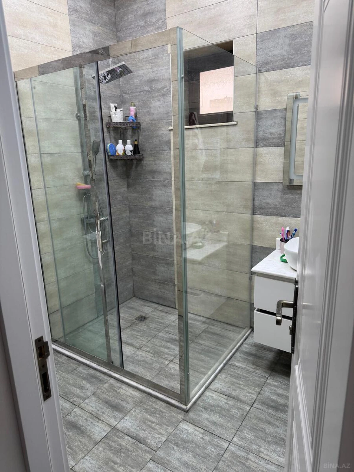 Satılır 7 otaqlı həyət evi 350 m²