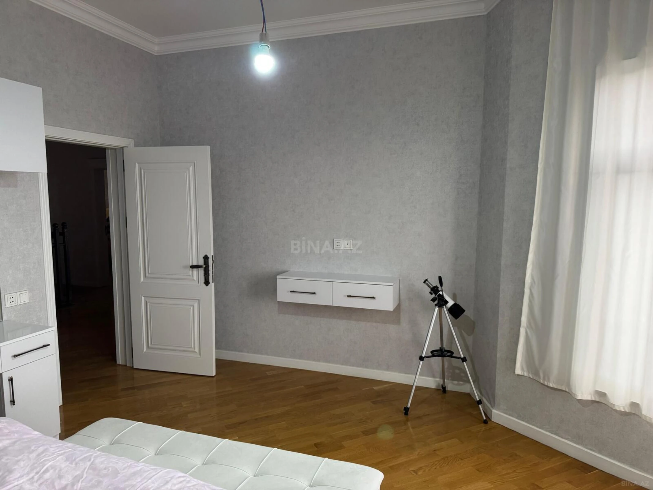 Satılır 7 otaqlı həyət evi 350 m²