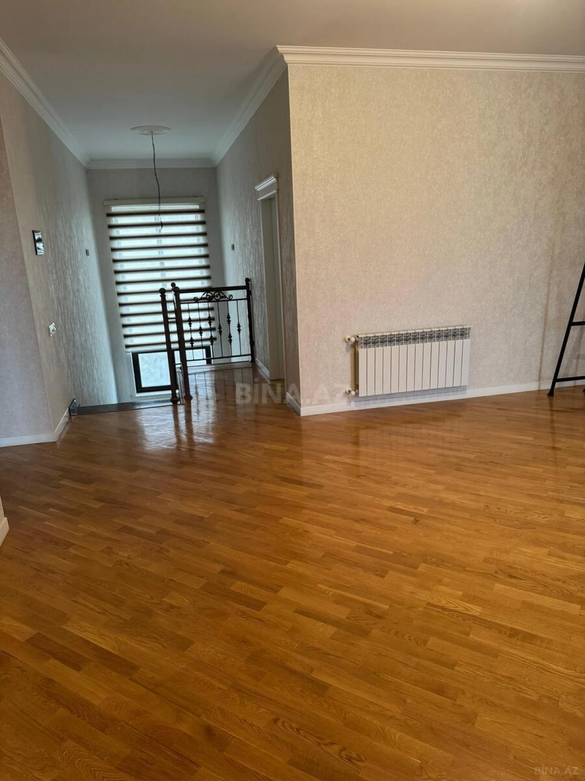 Satılır 7 otaqlı həyət evi 350 m²