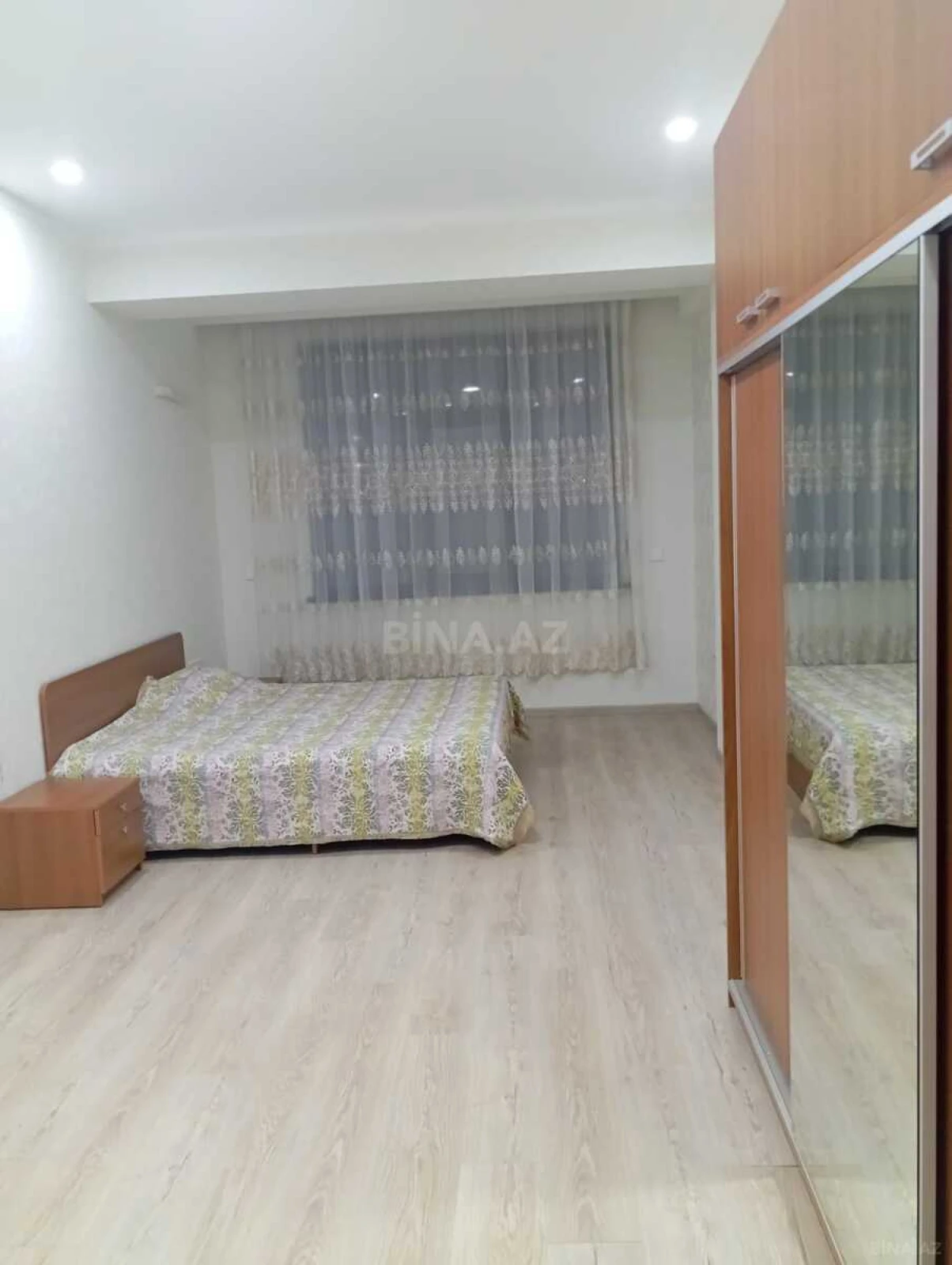 Kirayə verilir 3 otaqlı mənzil 105 m²