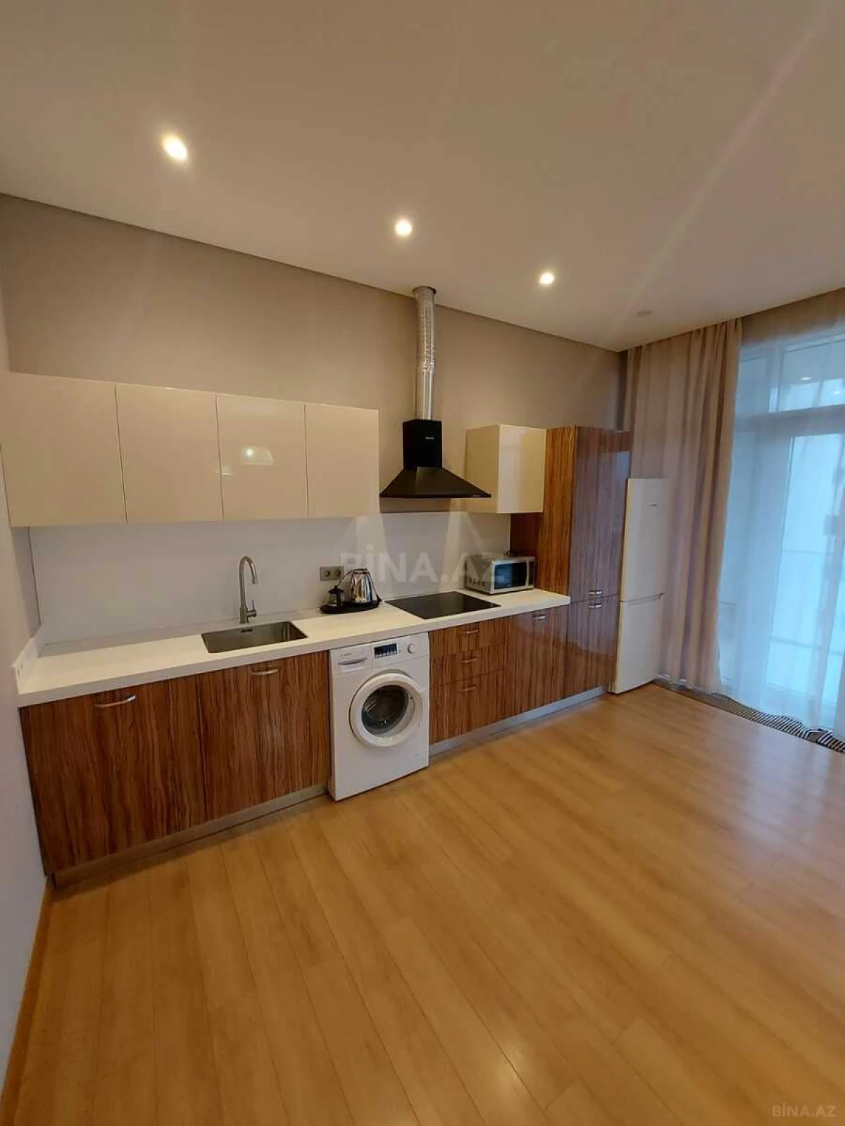 Kirayə verilir 2 otaqlı mənzil 105 m²