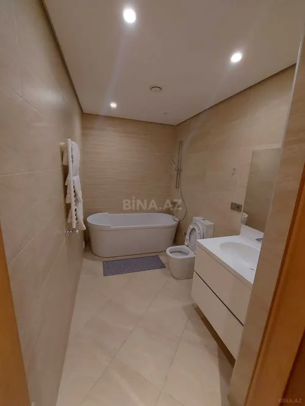 Kirayə verilir 2 otaqlı mənzil 105 m²