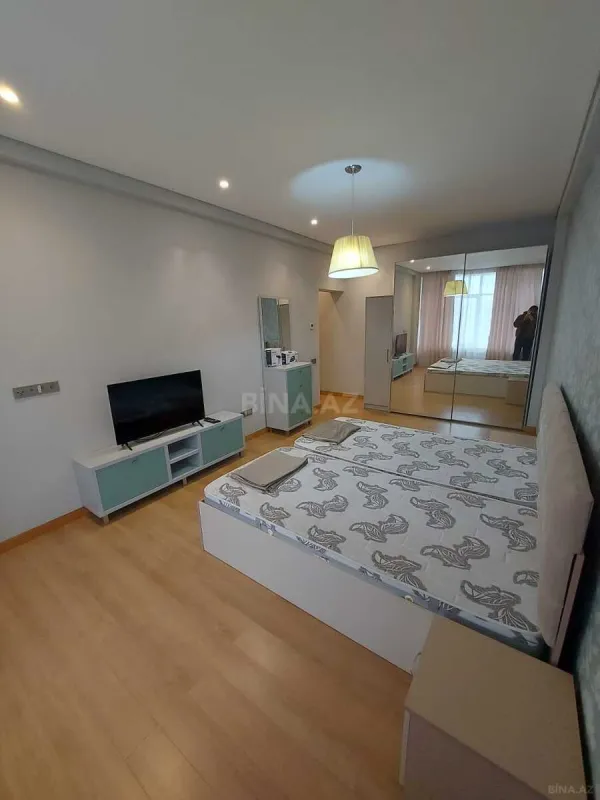 Kirayə verilir 2 otaqlı mənzil 105 m²