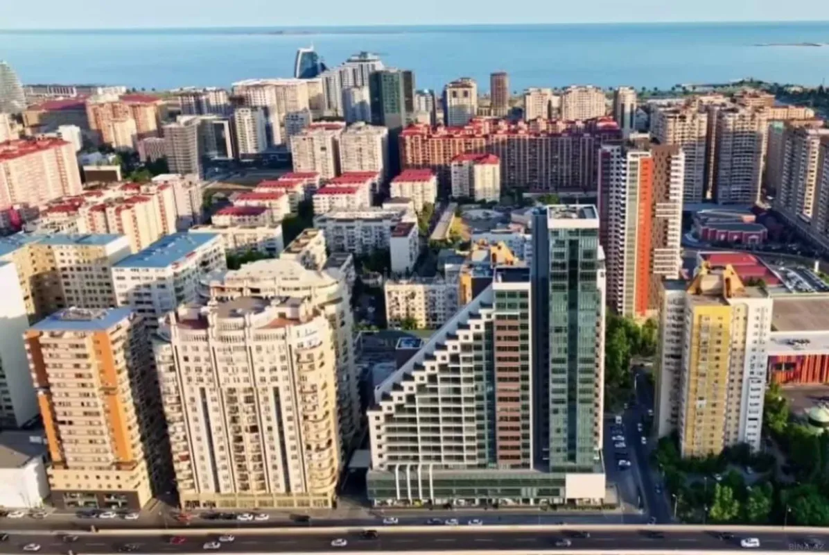 Kirayə verilir 2 otaqlı mənzil 105 m²