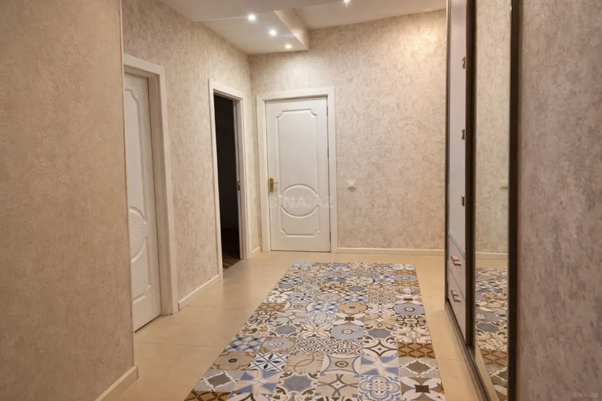 Satılır 2 otaqlı mənzil 70 m²