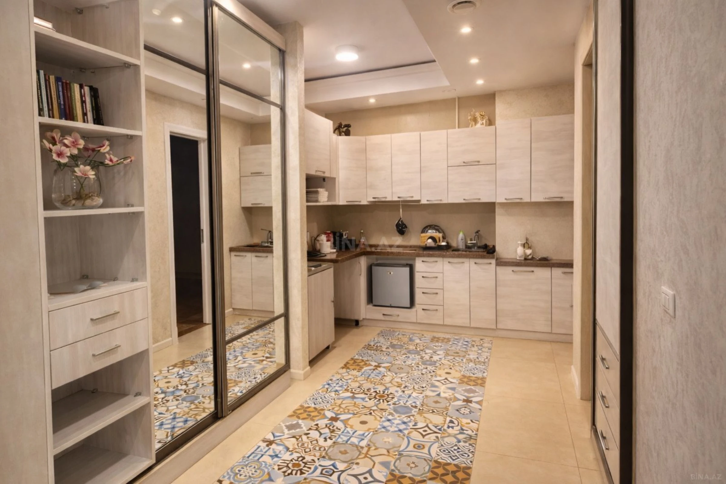 Satılır 2 otaqlı mənzil 70 m²