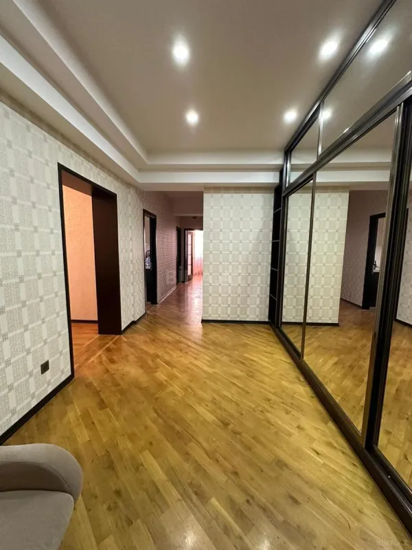 Kirayə verilir 3 otaqlı mənzil 120 m²
