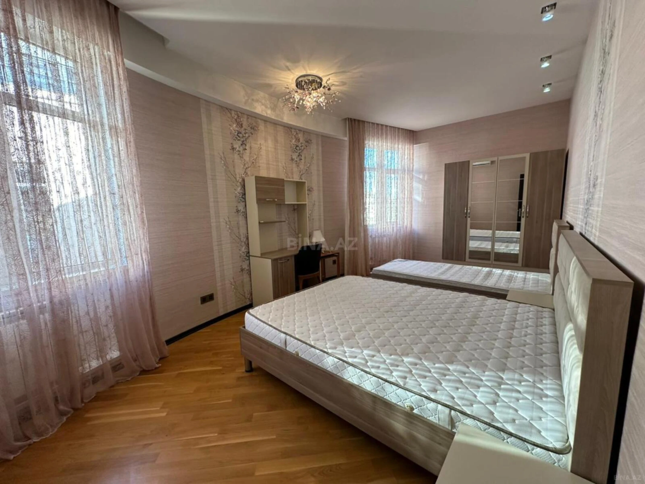Kirayə verilir 3 otaqlı mənzil 120 m²