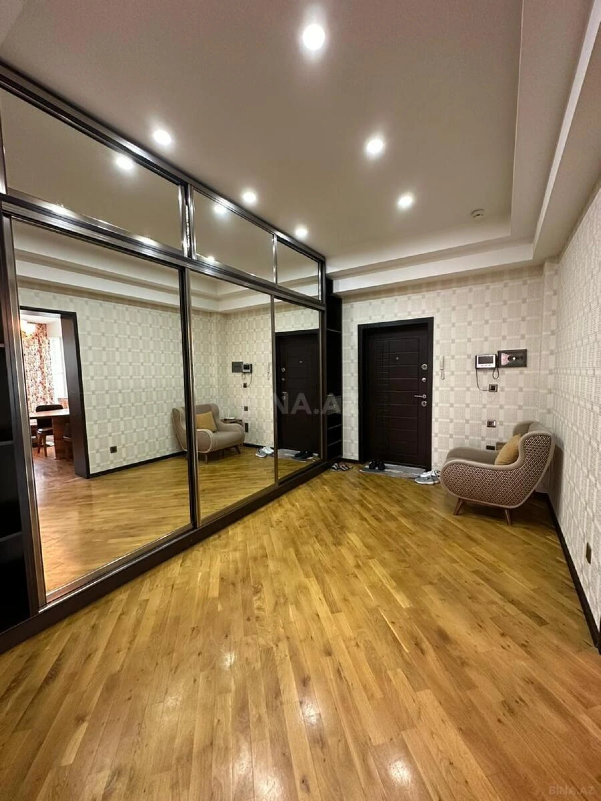 Kirayə verilir 3 otaqlı mənzil 120 m²