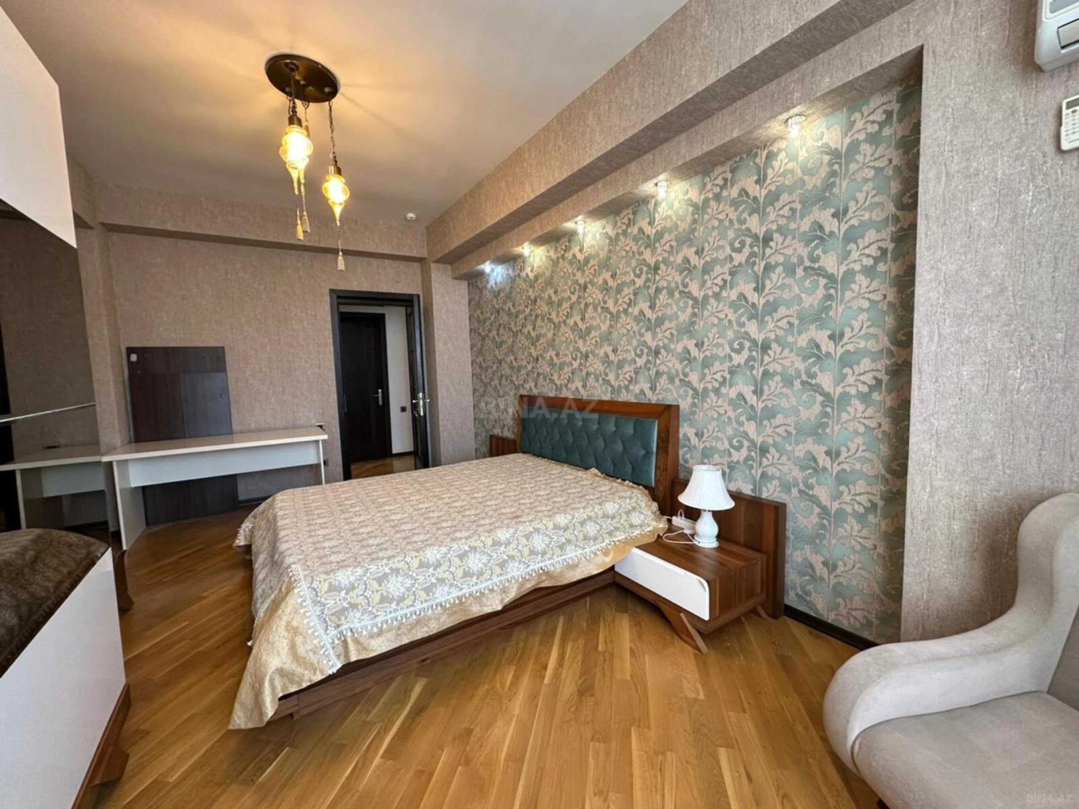 Kirayə verilir 3 otaqlı mənzil 120 m²