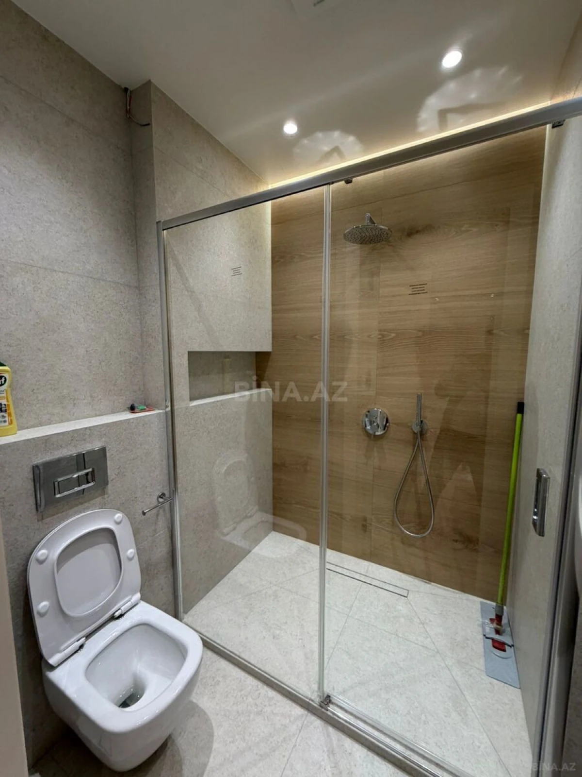 Kirayə verilir 5 otaqlı mənzil 220 m²