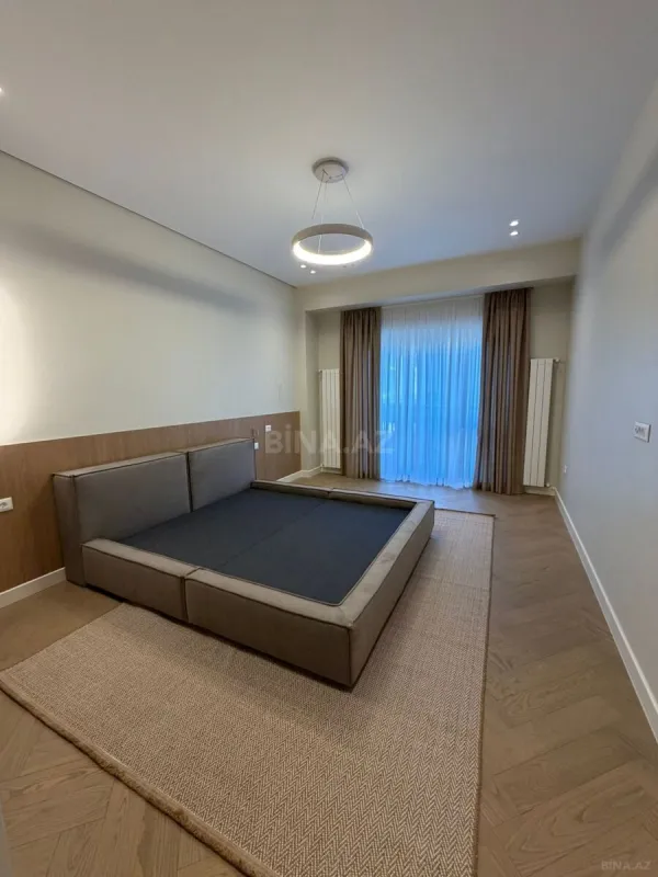 Kirayə verilir 5 otaqlı mənzil 220 m²