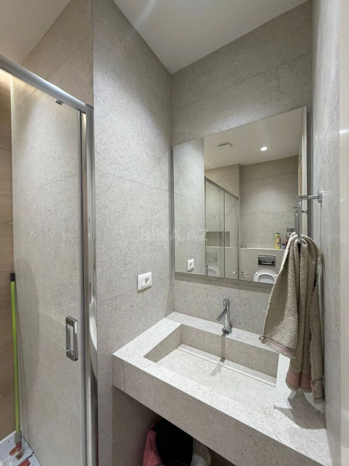 Kirayə verilir 5 otaqlı mənzil 220 m²