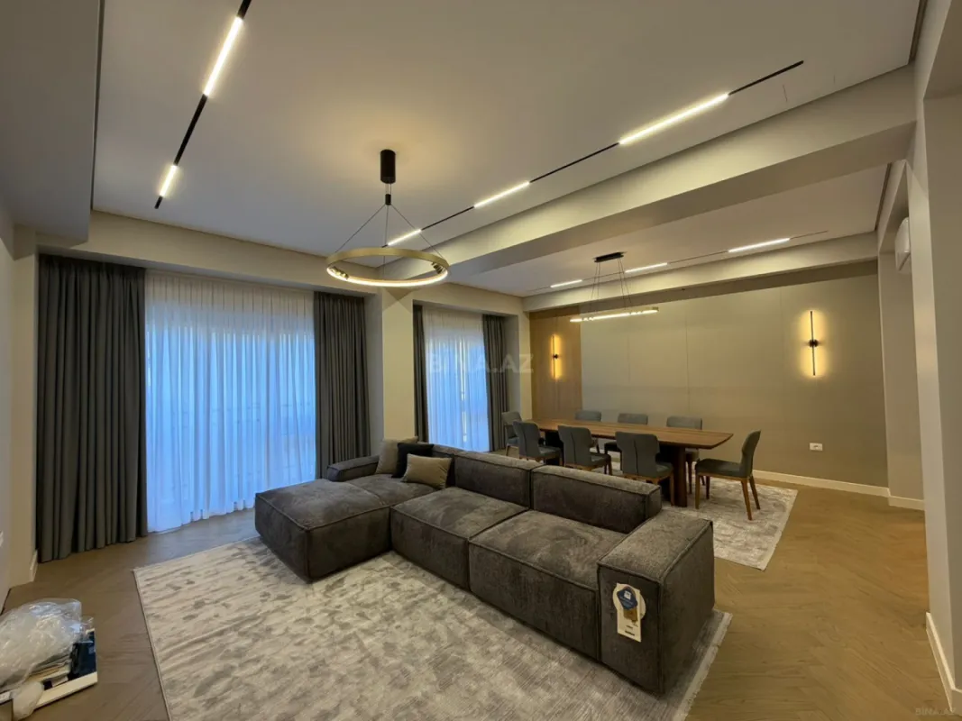 Kirayə verilir 5 otaqlı mənzil 220 m²