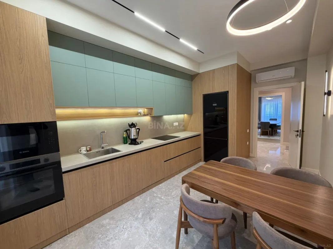 Kirayə verilir 5 otaqlı mənzil 220 m²