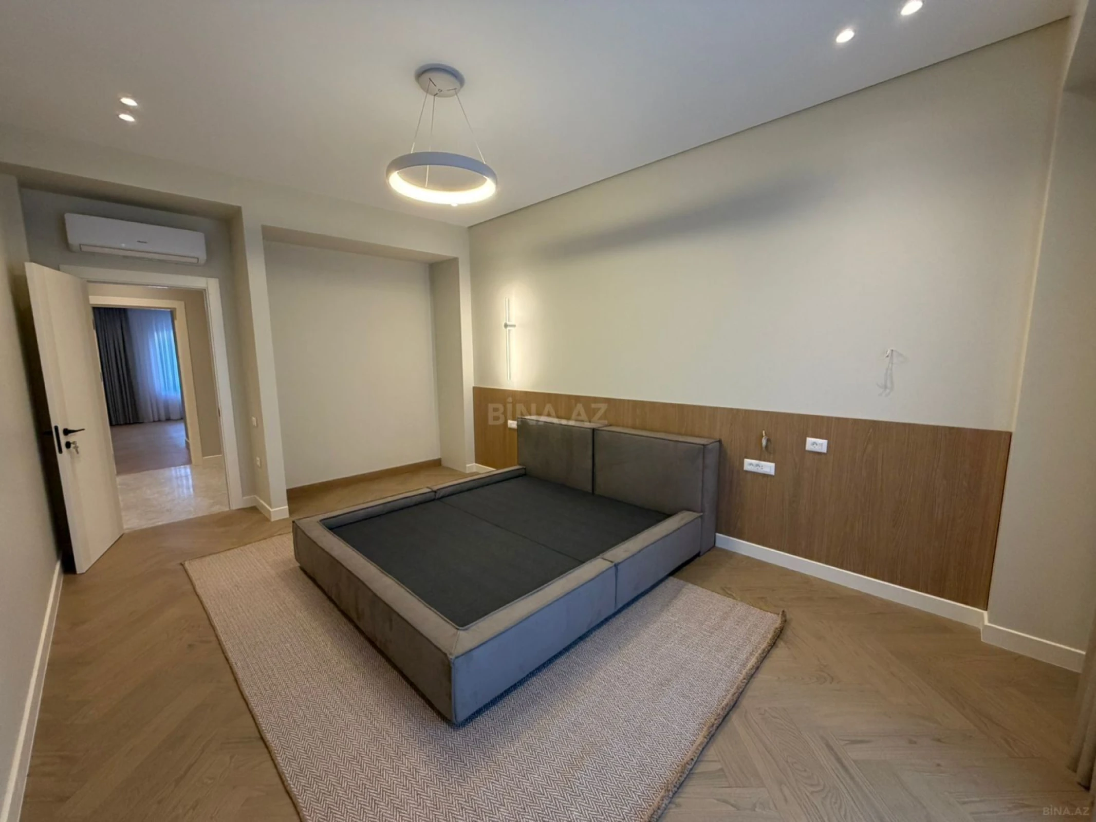 Kirayə verilir 5 otaqlı mənzil 220 m²