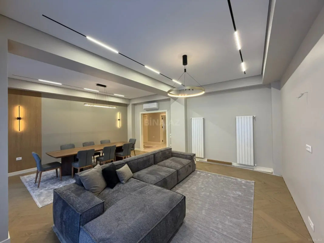 Kirayə verilir 5 otaqlı mənzil 220 m²