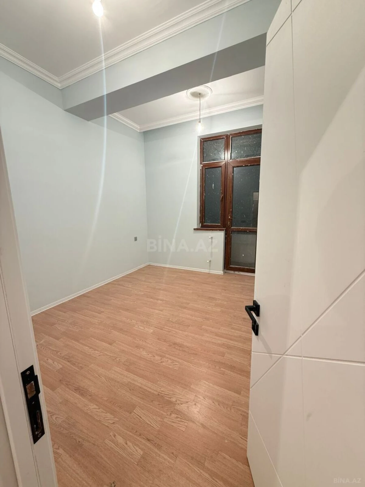 Satılır 4 otaqlı mənzil 128 m²