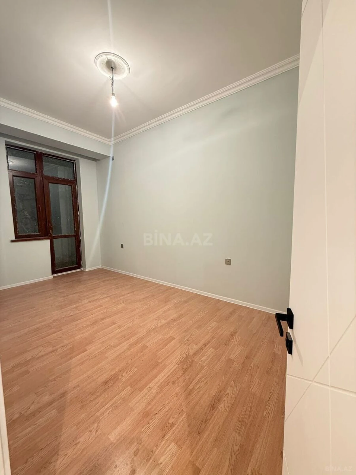 Satılır 4 otaqlı mənzil 128 m²