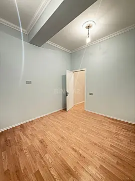 Satılır 4 otaqlı mənzil 128 m²