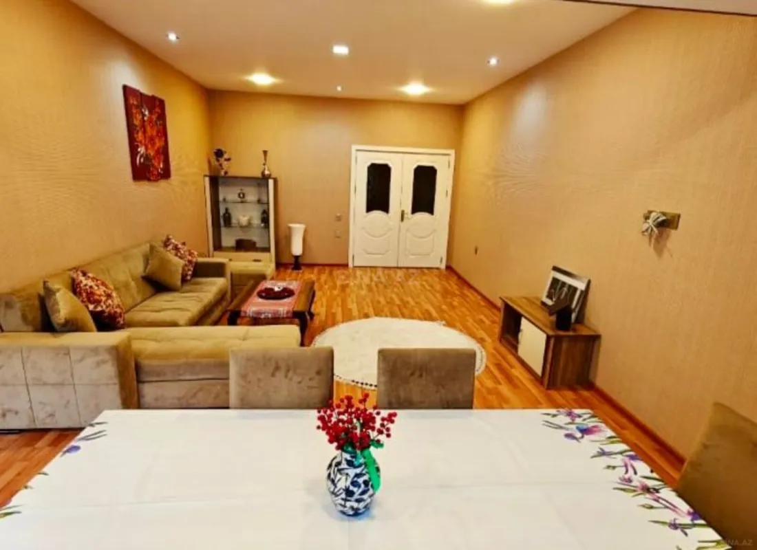 Satılır 3 otaqlı mənzil 113 m²