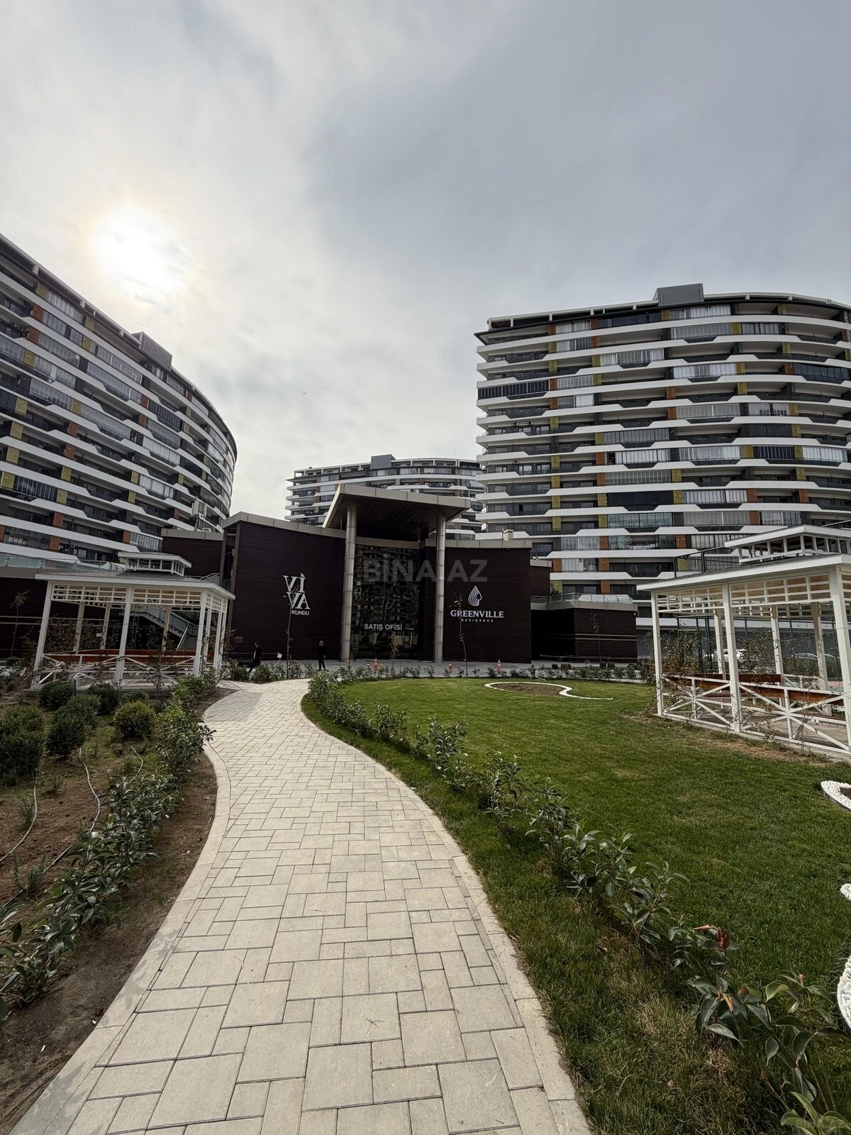 Satılır 3 otaqlı mənzil 112 m²