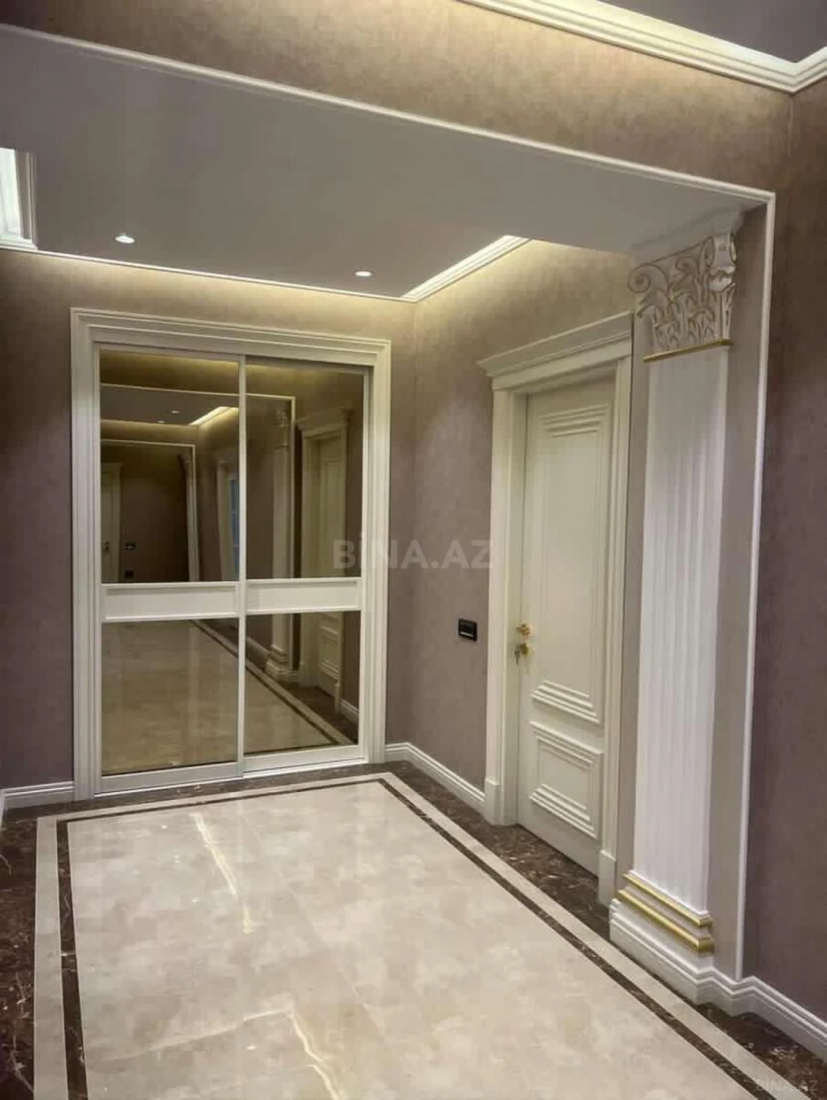 Satılır 2 otaqlı mənzil 113 m²
