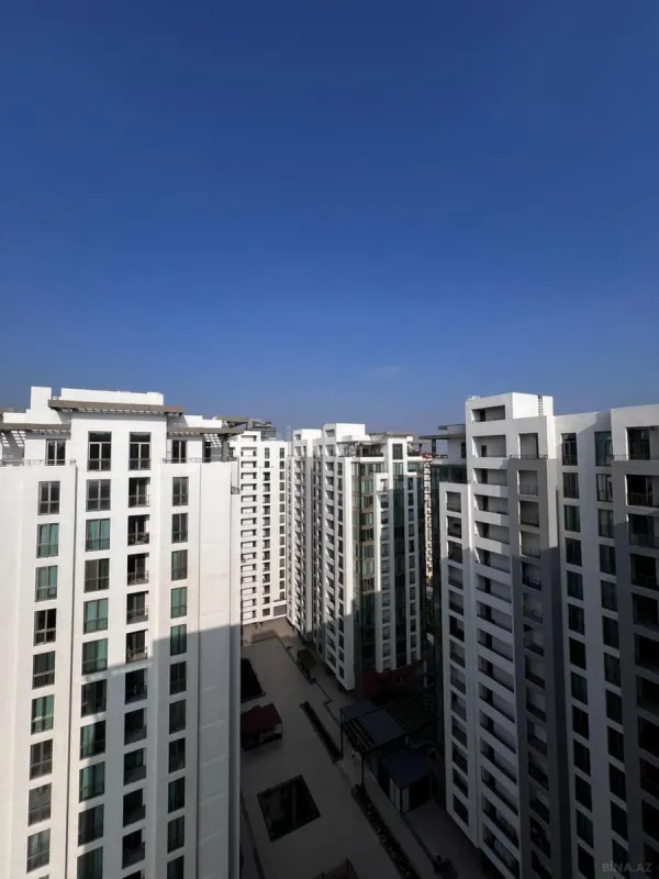Satılır 5 otaqlı mənzil 280 m²