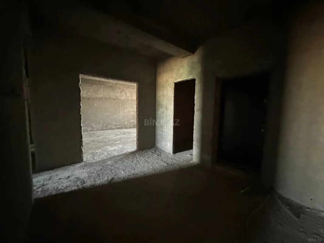 Satılır 3 otaqlı mənzil 137 m²