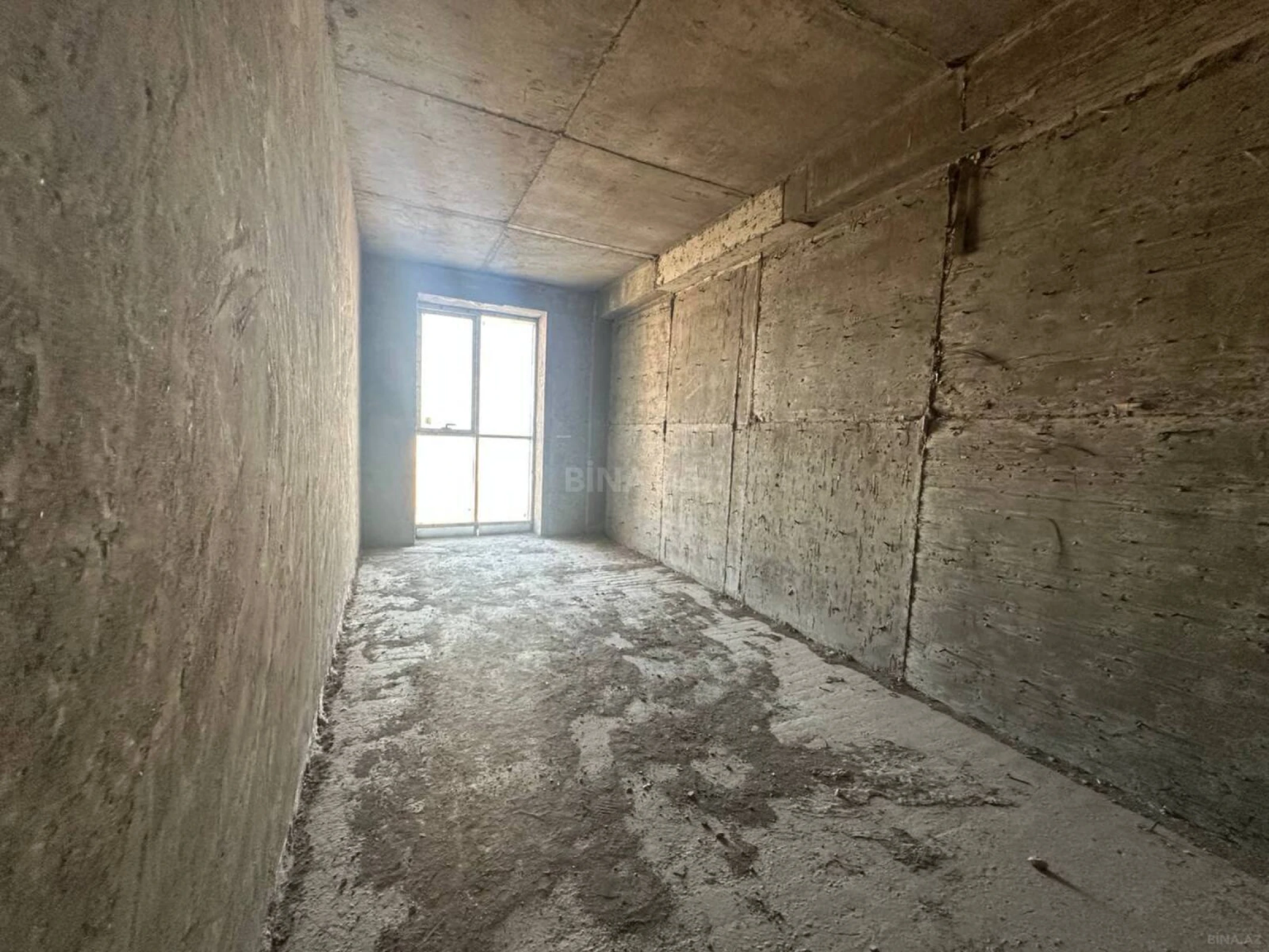 Satılır 3 otaqlı mənzil 137 m²